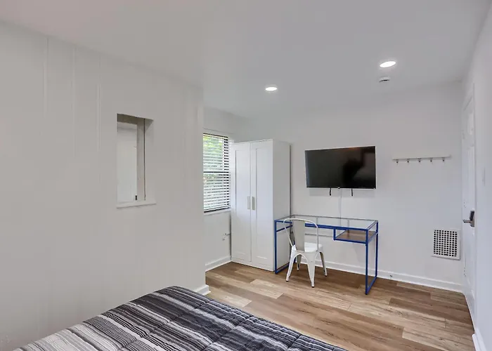 Dormont, Potomac 2d Modern And Unique Private Bedroom With Shared Bathroom Pittsburgh